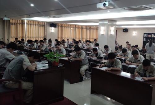 素质就业，，，，，手艺立业